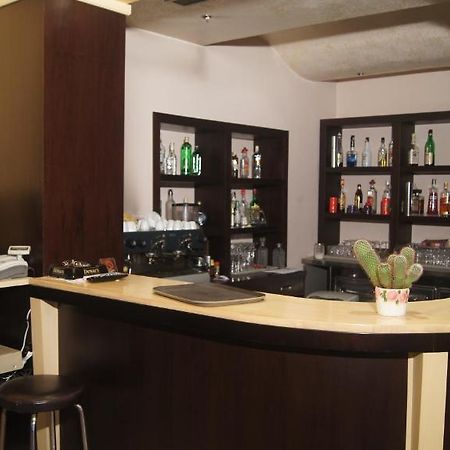 地拉那布里斯都酒店 外观 照片